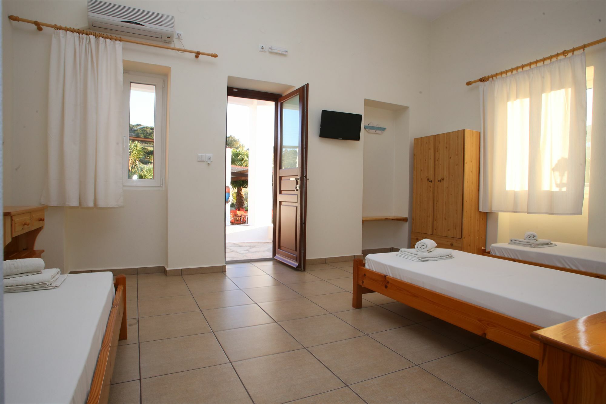 Oasis Rooms & Studios In غاليساس المظهر الخارجي الصورة