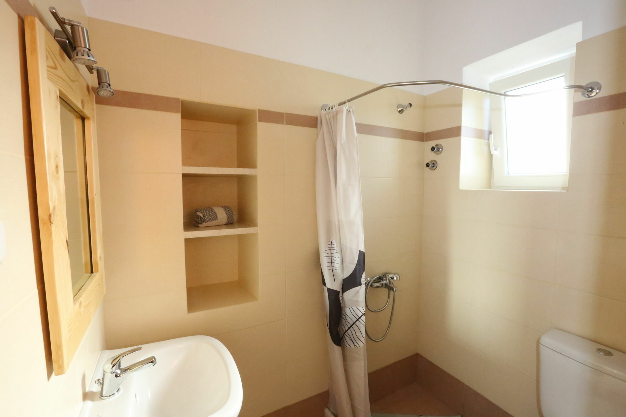 Oasis Rooms & Studios In غاليساس المظهر الخارجي الصورة