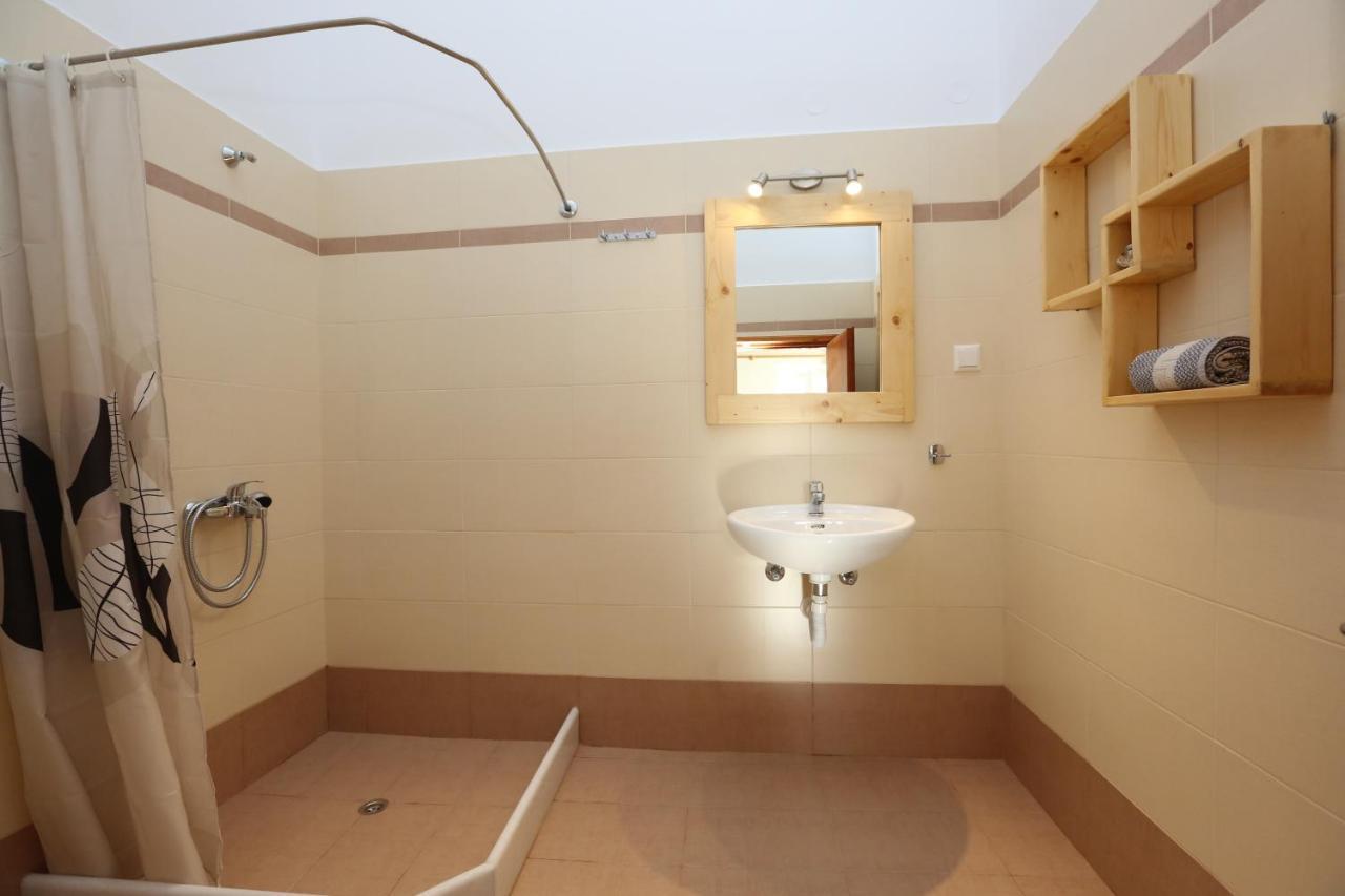 Oasis Rooms & Studios In غاليساس المظهر الخارجي الصورة